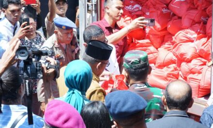 Peduli Maluku, Gubernur Salurkan 9.985 Sembako